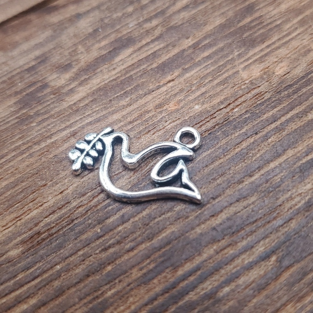 P106 holly dove charm